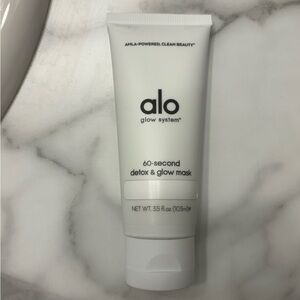 Brand new alo yoga skincare detox mask